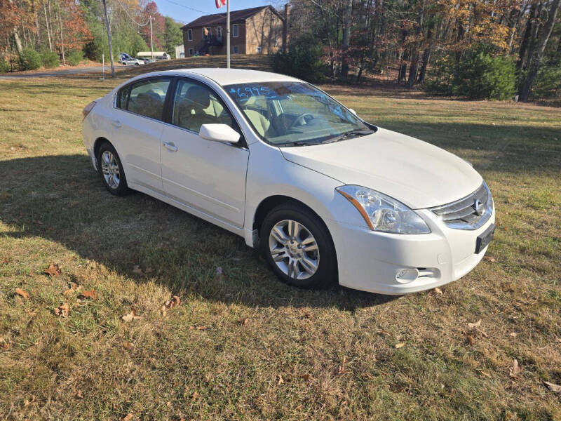 2010 Nissan Altima S photo 2