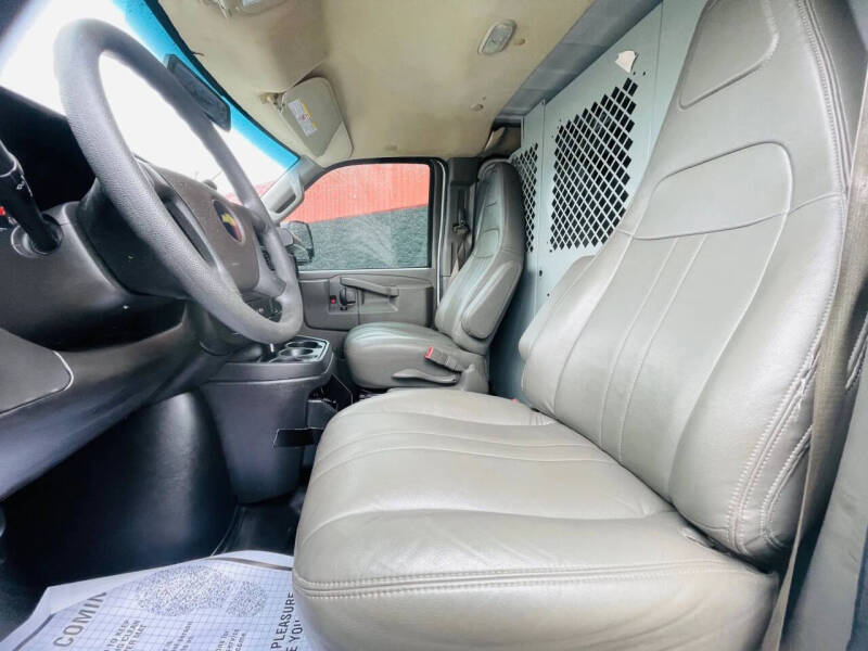 2023 Chevrolet Express 2500