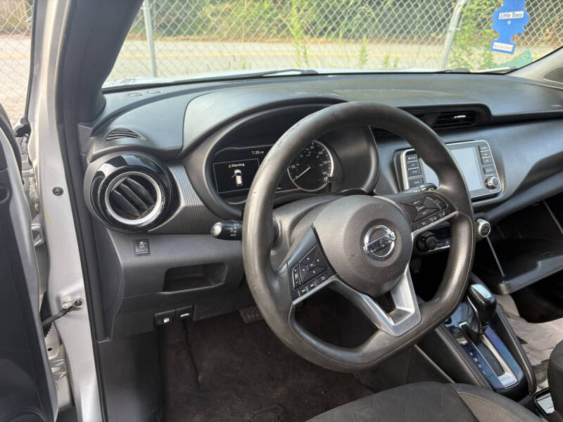 2018 Nissan Kicks S