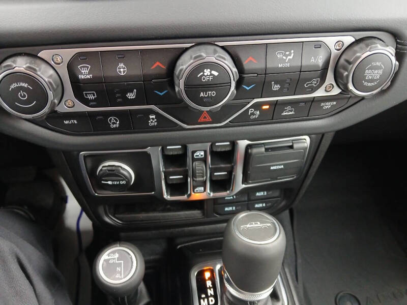 2025 Jeep Gladiator Sport