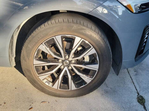 2024 Volvo XC60 B5 Core Dark Theme