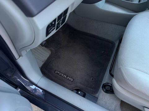 2010 Toyota Prius III