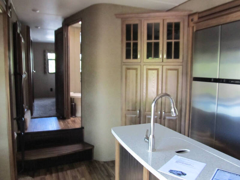 2017 Keystone RV Avalanche