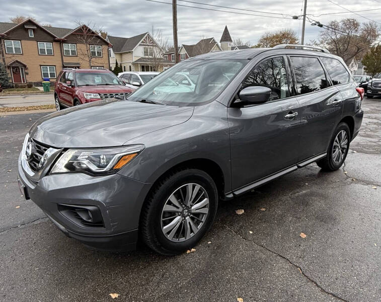 2019 Nissan Pathfinder SV