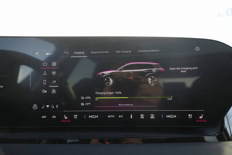 2025 Audi Q6 e-tron quattro Premium Plus