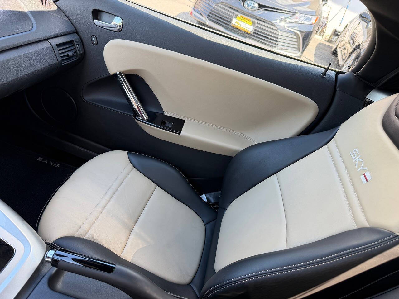 2007 Saturn SKY 10