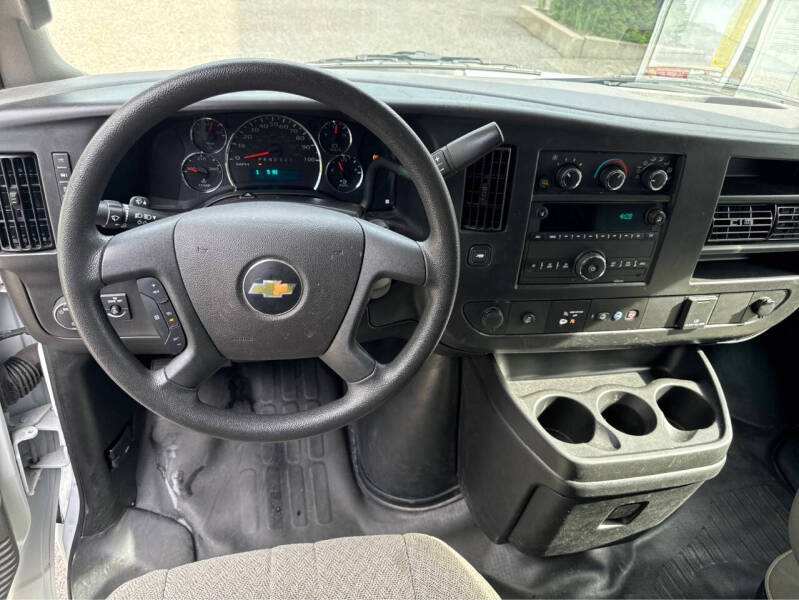 2025 Chevrolet Express 2500