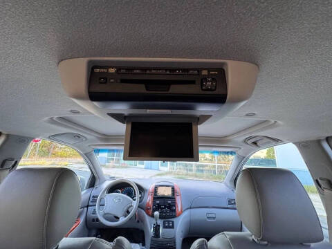 2010 Toyota Sienna