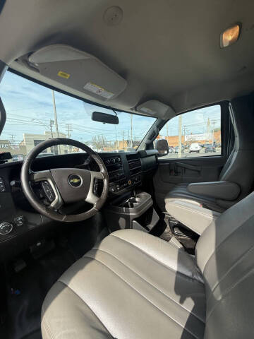 2017 Chevrolet Express 2500