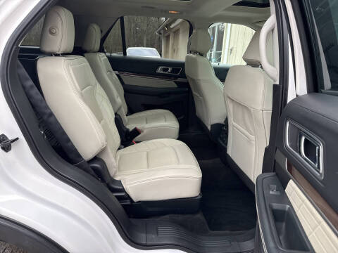 2017 Ford Explorer Platinum