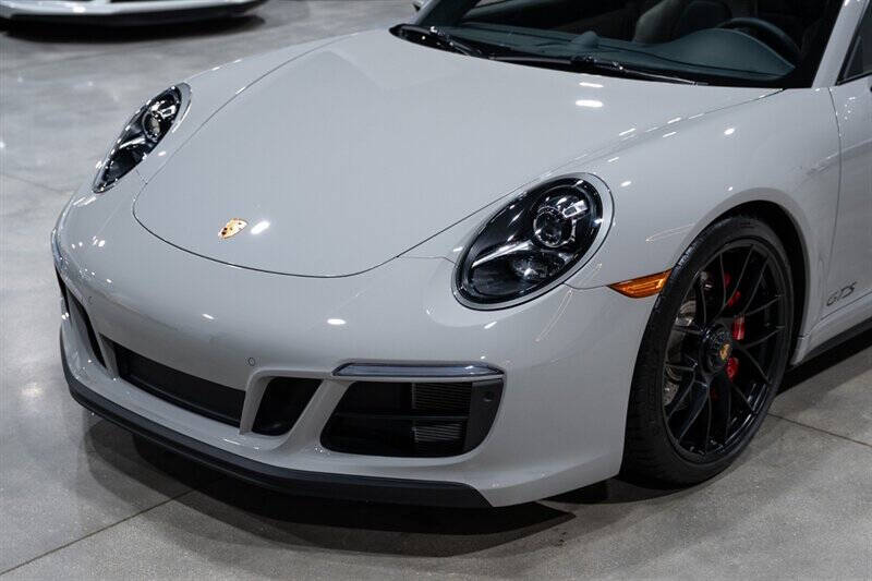 2019 Porsche 911 Carrera GTS