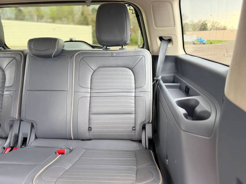2018 Lincoln Navigator Black Label