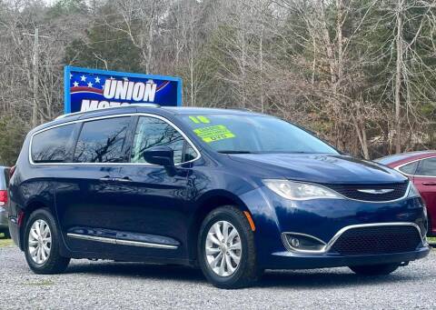 2018 Chrysler Pacifica for sale at Union Motors in Seymour TN