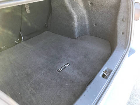 2023 Nissan Versa SR