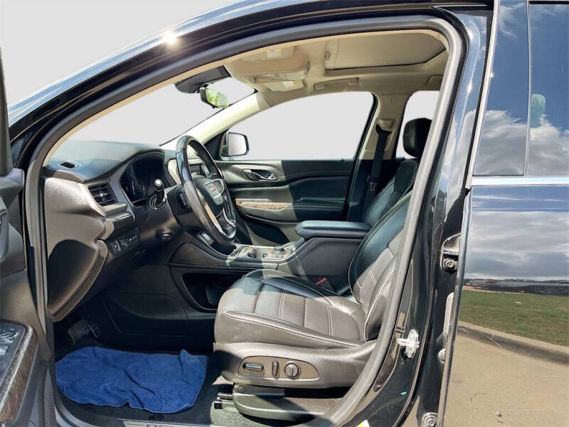 2022 GMC Acadia Denali