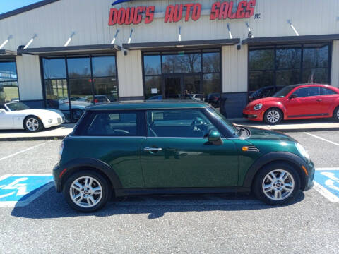 2013 MINI Hardtop for sale at DOUG'S AUTO SALES INC in Pleasant View TN