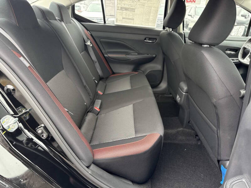 2025 Nissan Versa SR