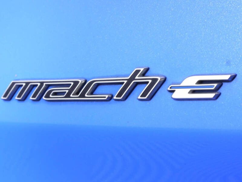 2022 Ford Mustang Mach-E Select