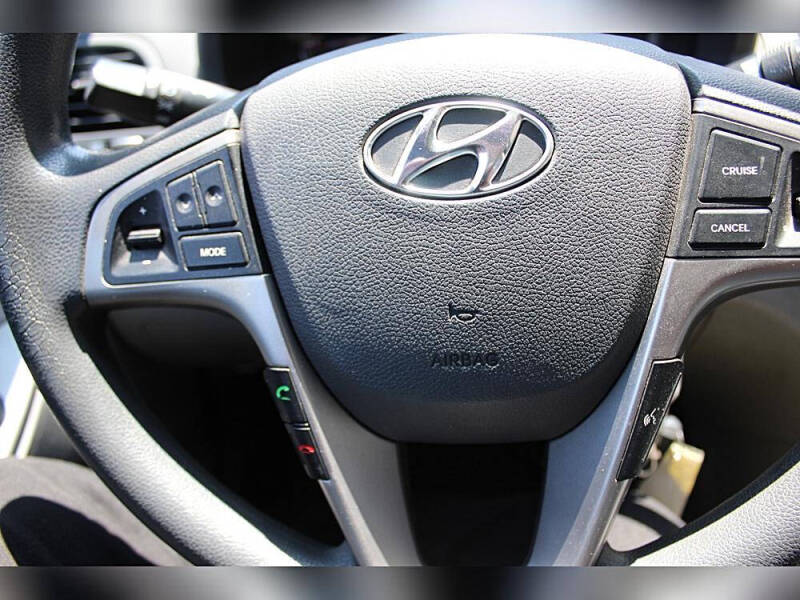 2016 Hyundai Accent SE