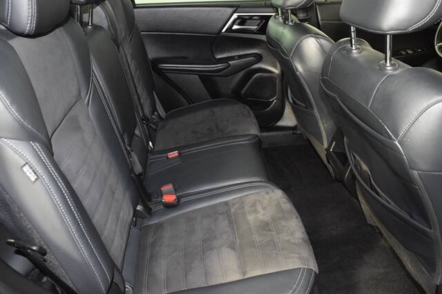 2023 Mitsubishi Outlander SE