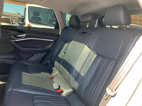 2019 Audi e-tron quattro Prestige