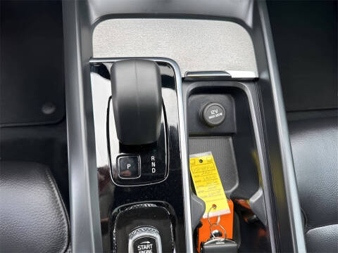 2025 Volvo XC60 B5 Plus Dark Theme