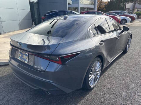 2023 Lexus IS 300