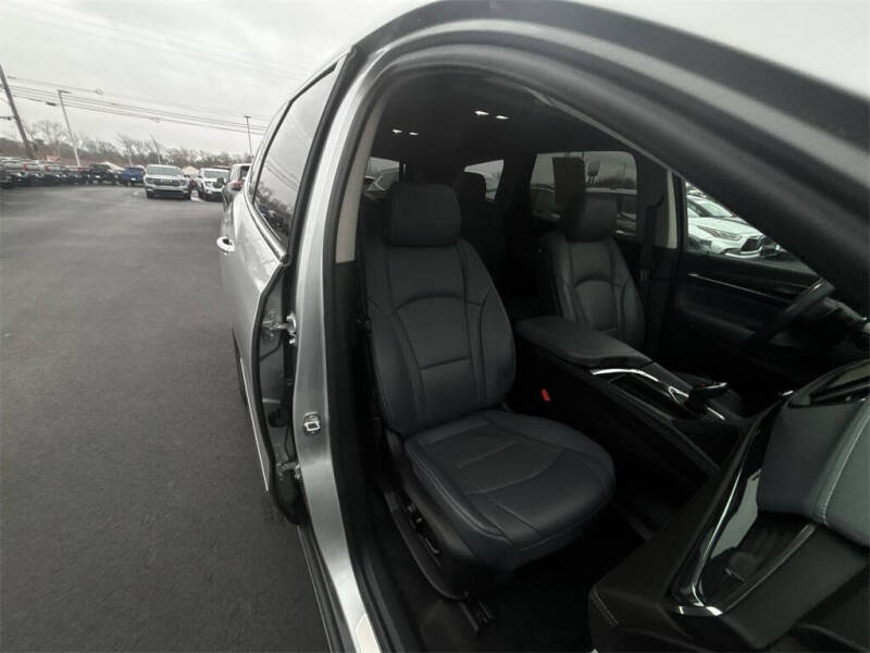 2021 Buick Enclave Essence