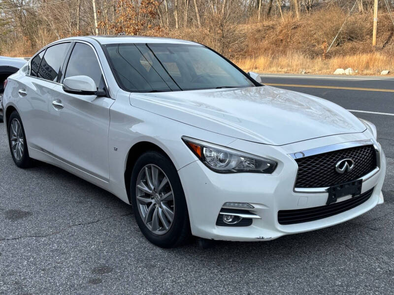 2015 INFINITI Q50 Premium photo 3