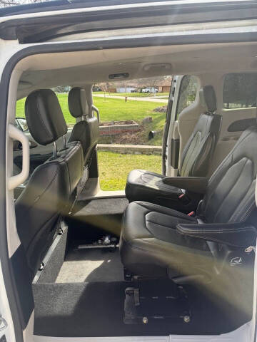 2020 Chrysler Voyager LXi