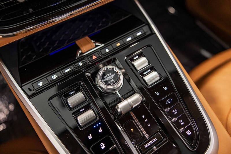 2026 Aston Martin DBX 707