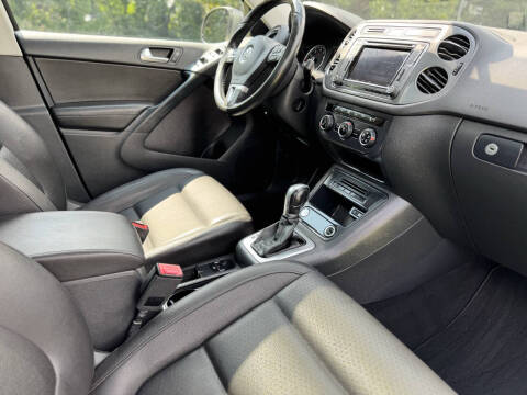 2016 Volkswagen Tiguan 2.0T R-Line 4Motion