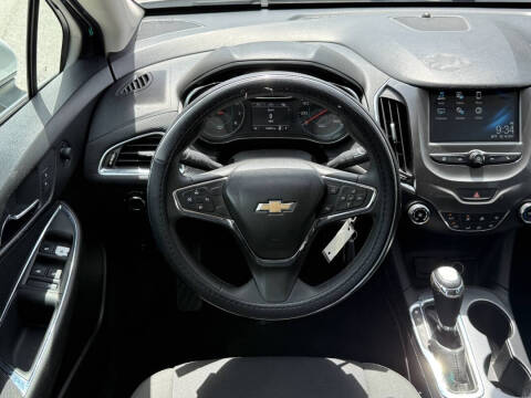 2017 Chevrolet Cruze LT Auto