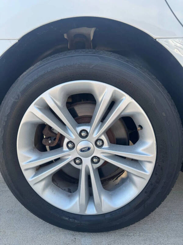 2016 Ford Taurus SEL