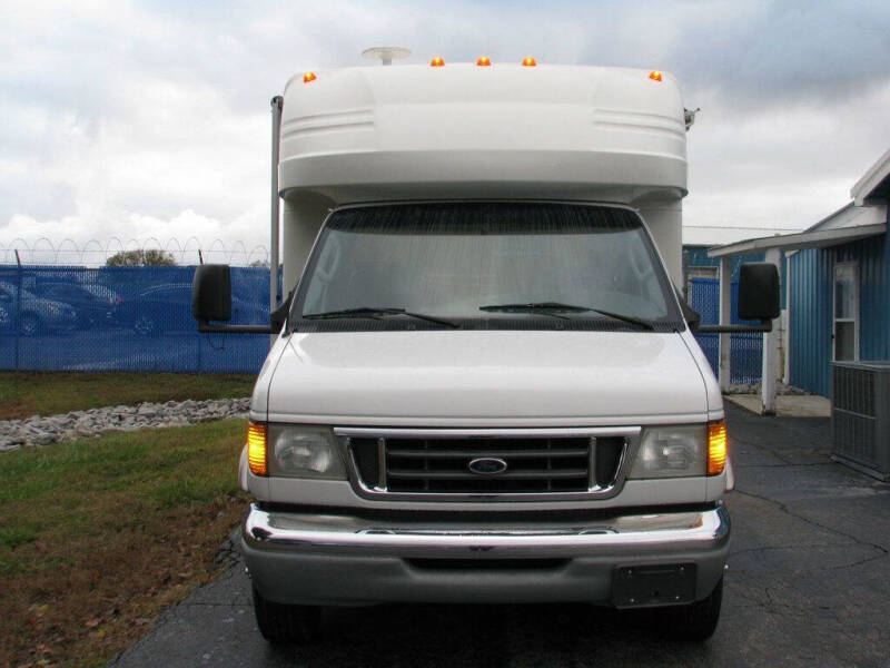 2003 Ford E-Series E-450 SD