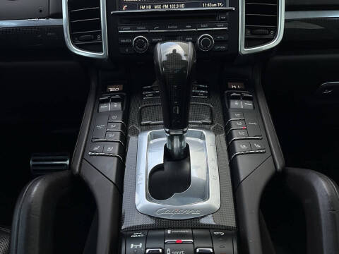 2016 Porsche Cayenne GTS