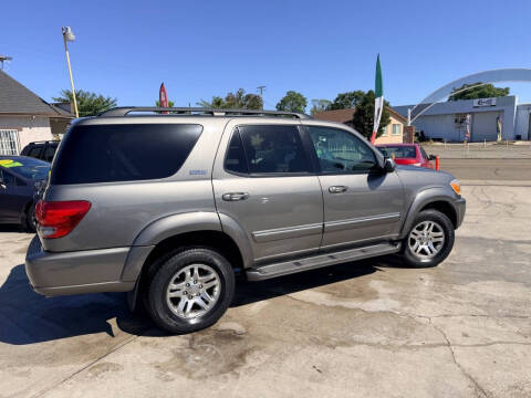 2005 Toyota Sequoia SR5
