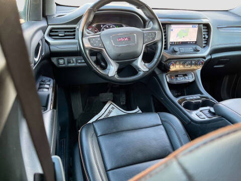 2023 GMC Acadia AT4