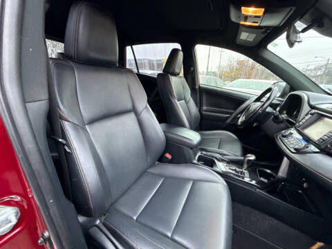 2018 Toyota RAV4 Hybrid SE