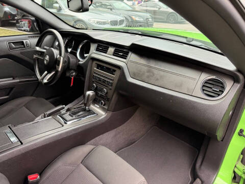 2013 Ford Mustang V6