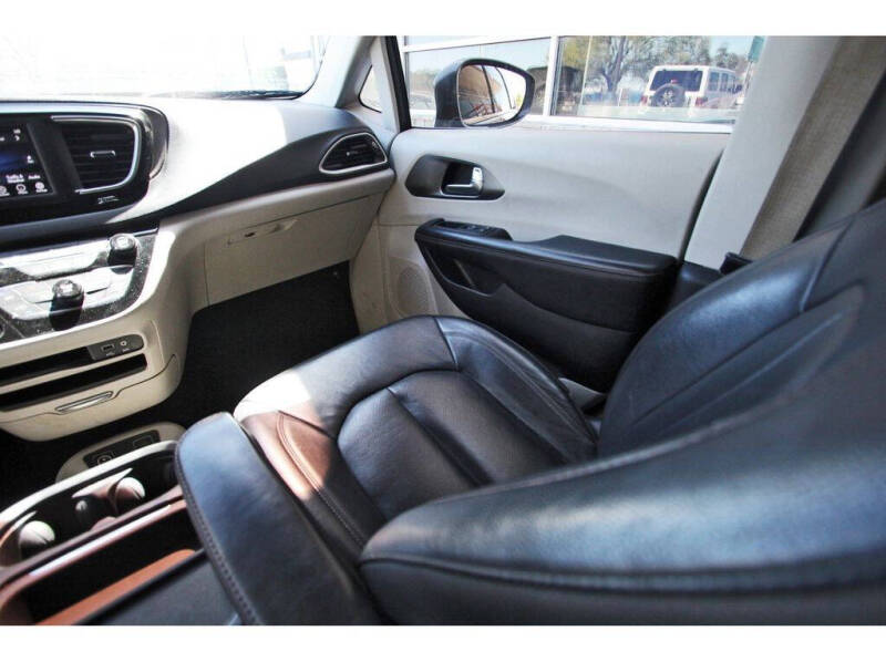 2020 Chrysler Pacifica Touring L