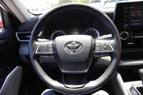 2022 Toyota Highlander LE