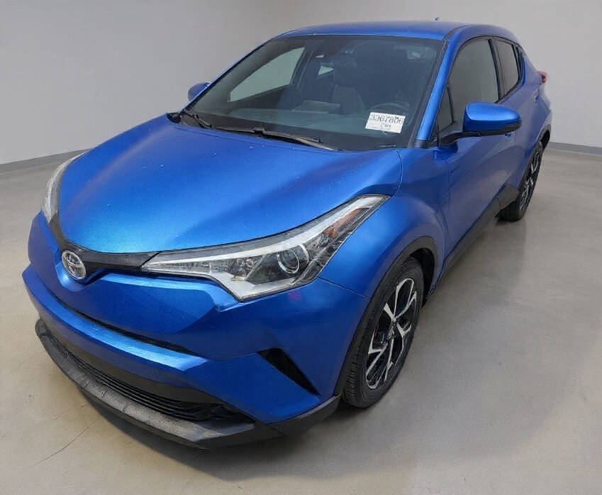 2018 Toyota C-HR XLE Premium's photo