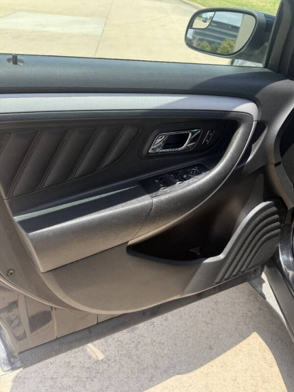 2018 Ford Taurus SEL