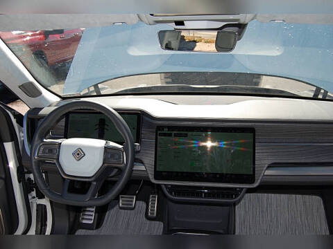 2023 Rivian R1S Adventure