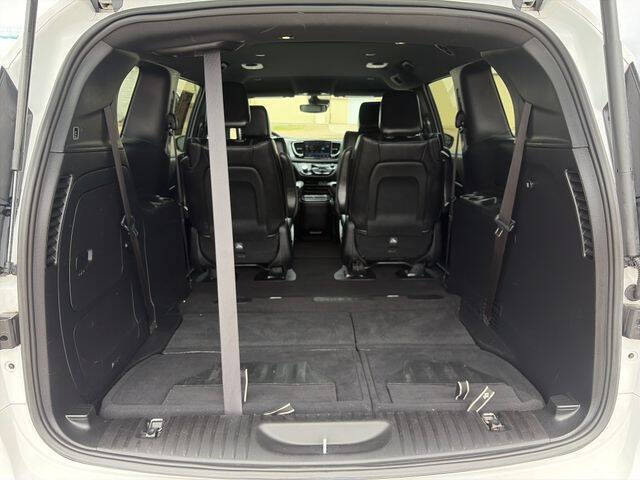 2024 Chrysler Pacifica Plug-In Hybrid Select