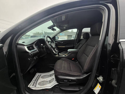 2017 GMC Acadia SLE-2