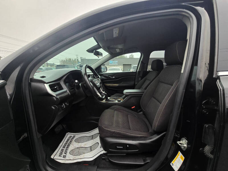 2017 GMC Acadia SLE-2