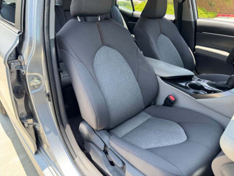 2020 Toyota Camry Hybrid LE