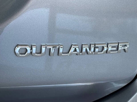 2017 Mitsubishi Outlander ES